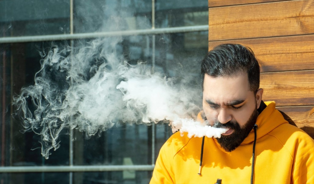 elfbar elfa master akku Why Your Vape Battery Blinks (and What 'Hitting a Blinker' Means) • O2VAPE  Blog